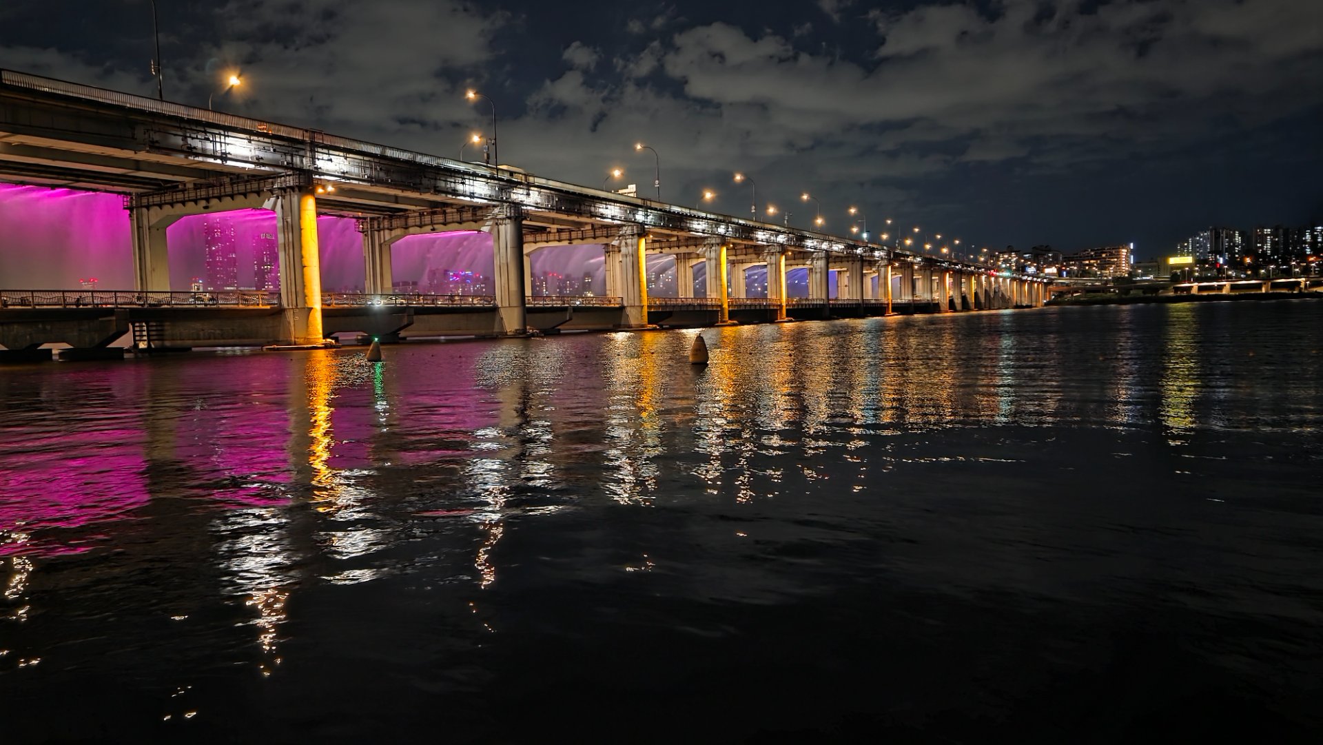 Night view of hangang river